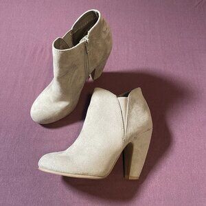 Candie's Tan Healed Booties Taupe Man Made Suede Ankle Boots - Size 7